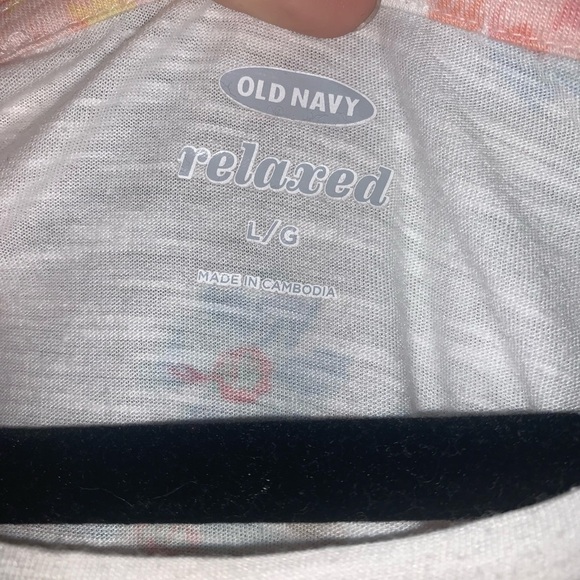 *Women’s large floral old navy tee - Picture 2 of 5